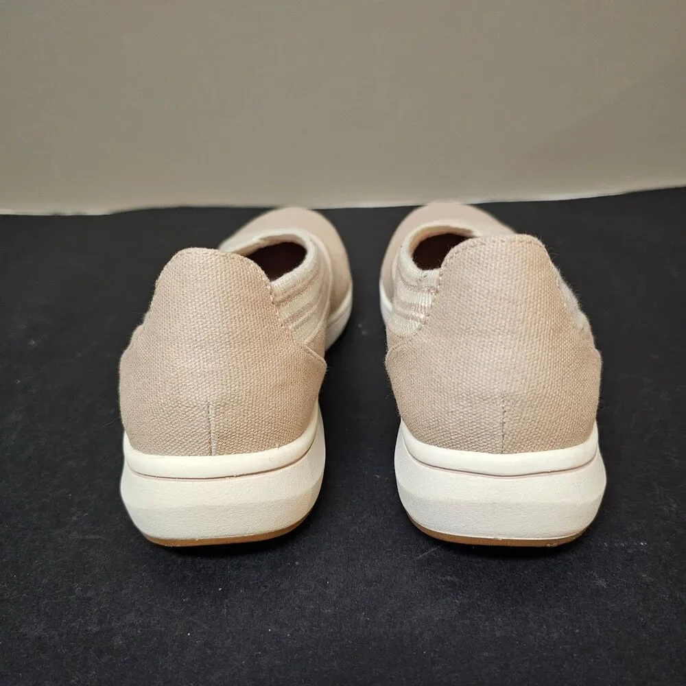 Clarks Cloudsteppers BreezeSky Air Women's Slip-On Shoes Sand Beige Size 8